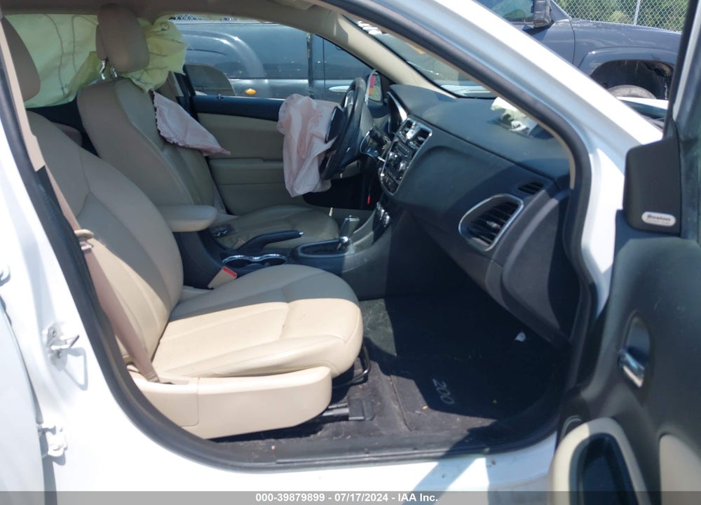 2014 CHRYSLER 200 VIN: 1C3CCBCG7EN173084
