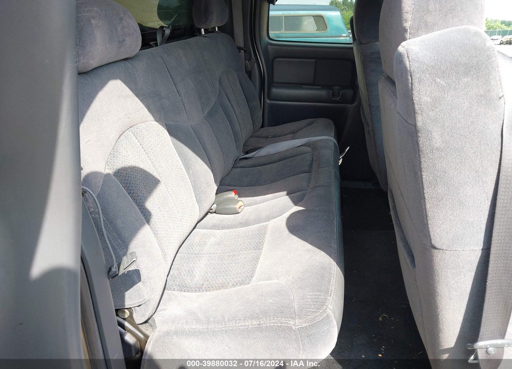 2002 CHEVROLET SILVERADO 1500 LS VIN: 2GCEC19T121396933