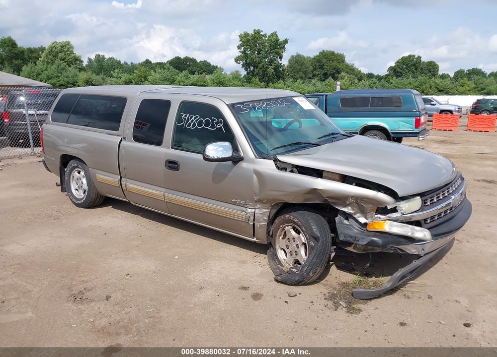 2002 CHEVROLET SILVERADO 1500 LS VIN: 2GCEC19T121396933
