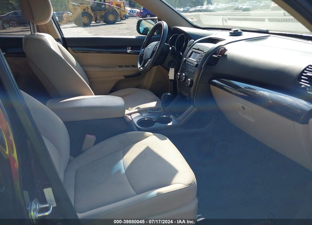 2012 KIA SORENTO LX VIN: 5XYKT3A61CG279736