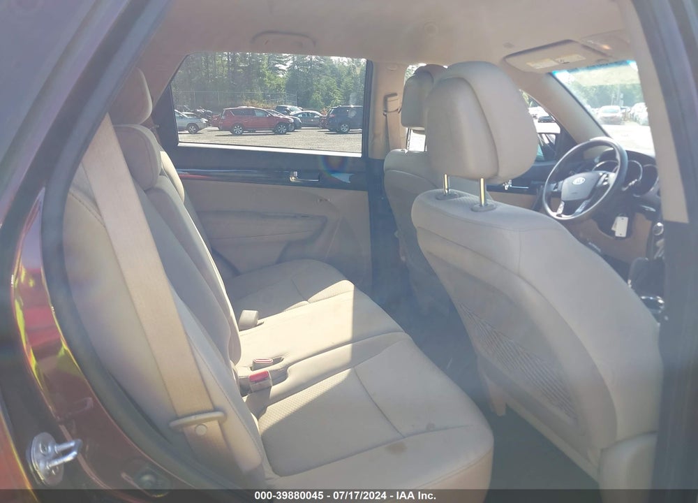 2012 KIA SORENTO LX VIN: 5XYKT3A61CG279736