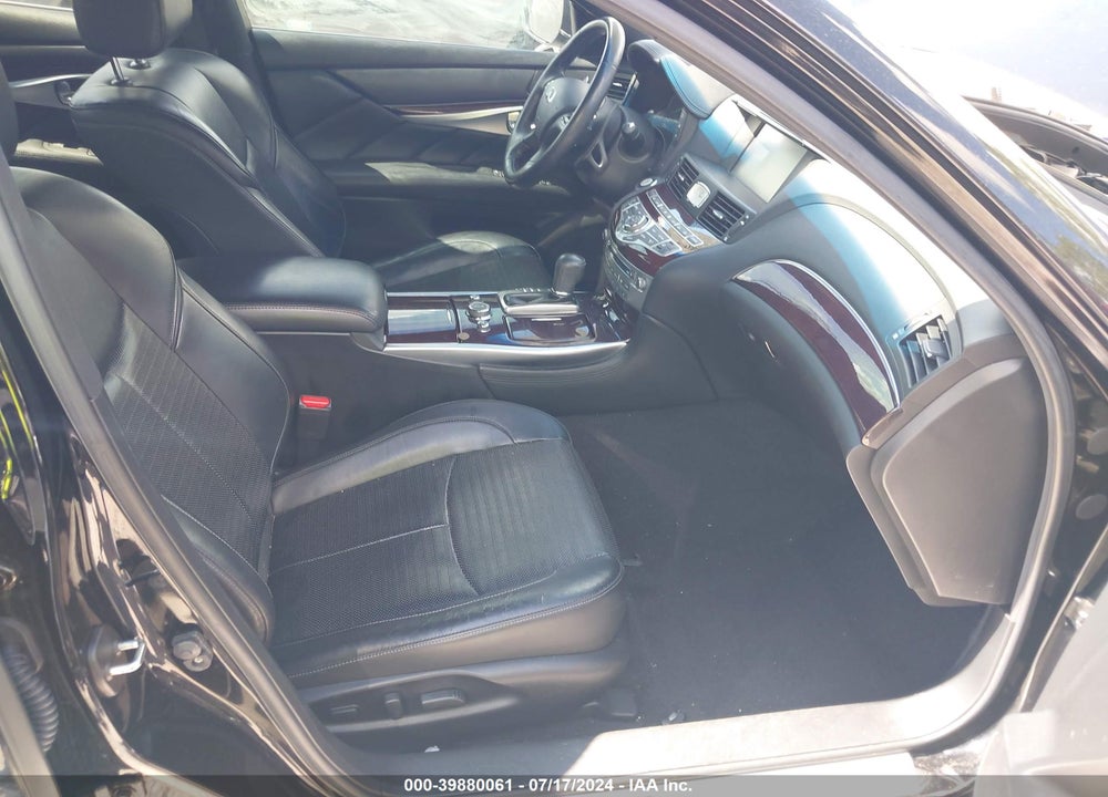 2017 INFINITI Q70 3.7 VIN: JN1BY1AP1HM741297