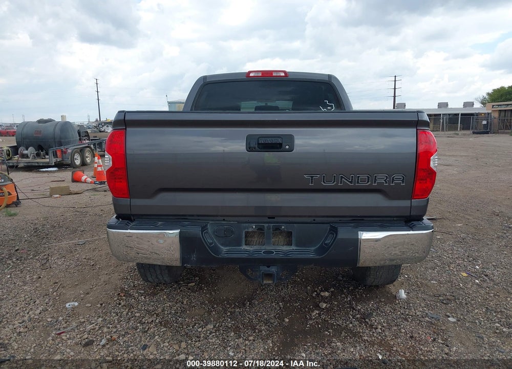 2017 TOYOTA TUNDRA SR5 5.7L V8 VIN: 5TFDW5F14HX624075