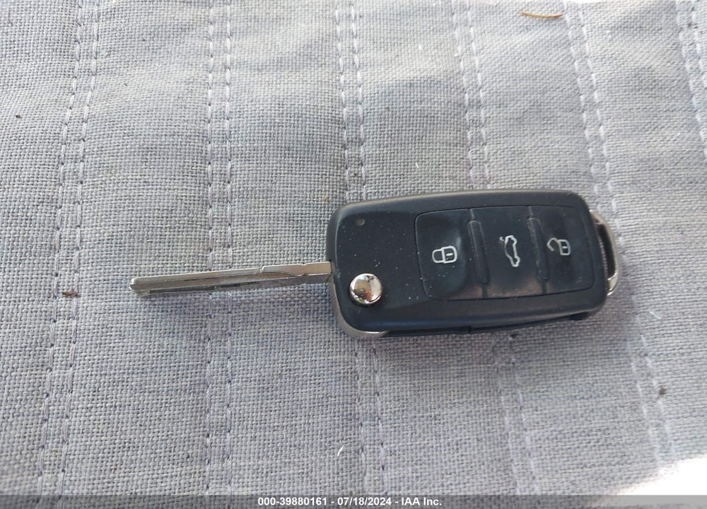 2012 VOLKSWAGEN JETTA 2.5L SE VIN: 3VWDP7AJ7CM371233