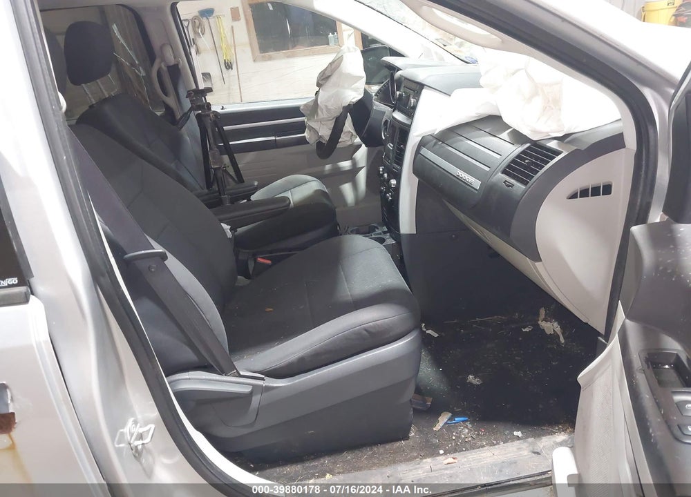 2010 DODGE GRAND CARAVAN SE VIN: 2D4RN4DE8AR145612