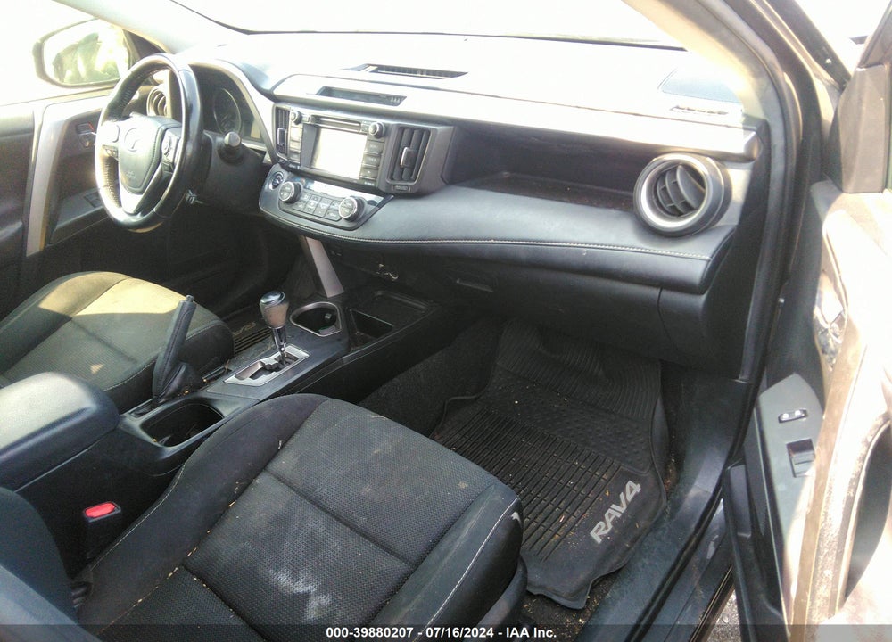 2018 TOYOTA RAV4 XLE VIN: JTMRFREV9JJ205794