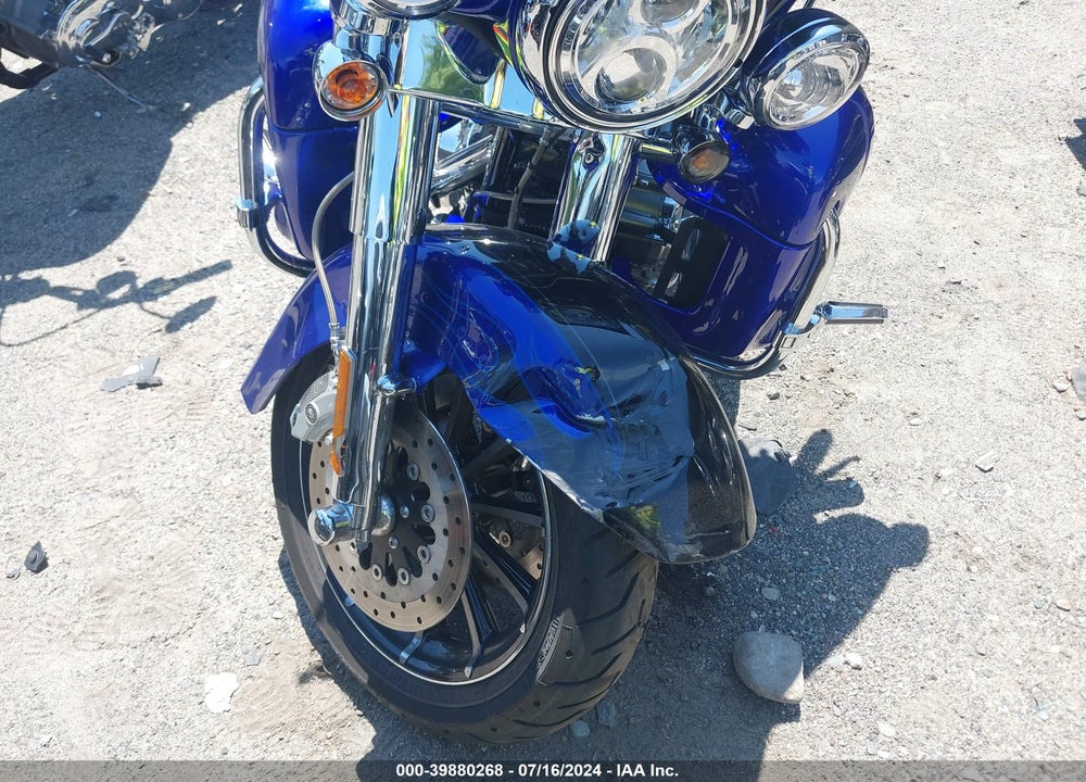 2011 HARLEY-DAVIDSON FLHTCUSE6 VIN: 1HD1PR810BB959860