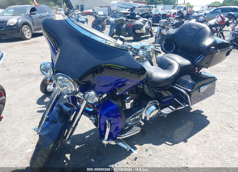 2011 HARLEY-DAVIDSON FLHTCUSE6 VIN: 1HD1PR810BB959860