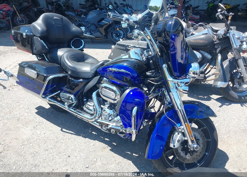 2011 HARLEY-DAVIDSON FLHTCUSE6 VIN: 1HD1PR810BB959860