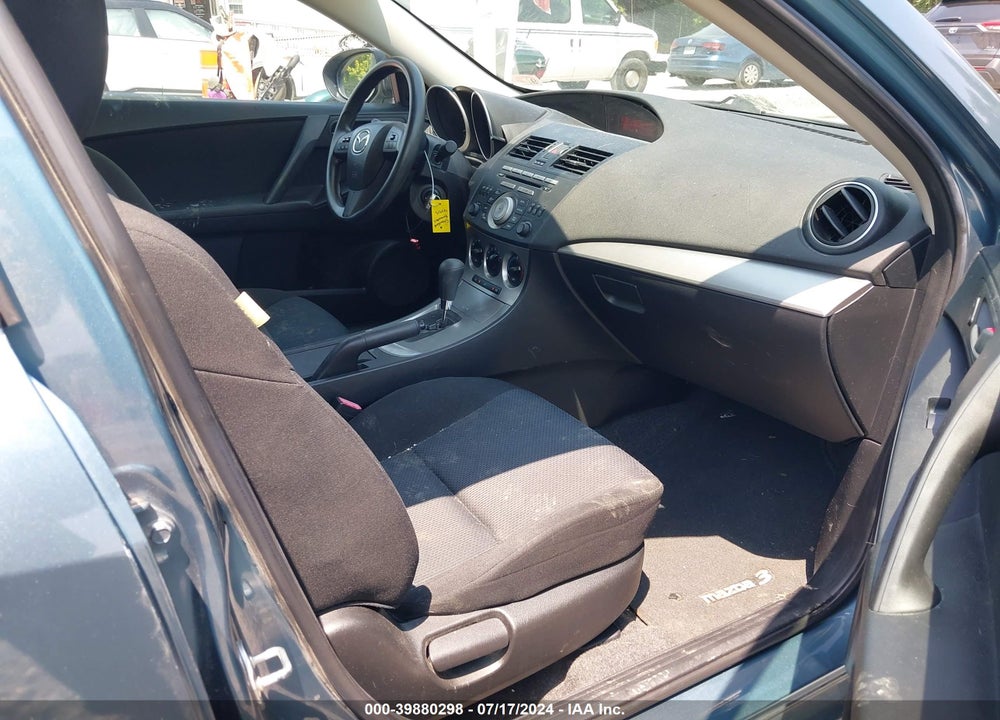 2011 MAZDA 3 I TOURING VIN: JM1BL1VF1B1463605