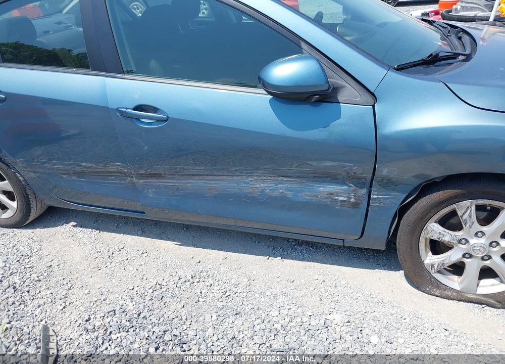 2011 MAZDA 3 I TOURING VIN: JM1BL1VF1B1463605