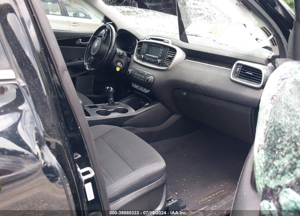2016 KIA SORENTO 2.4L LX VIN: 5XYPG4A31GG052252