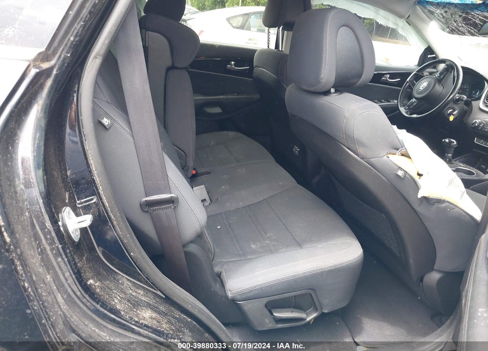 2016 KIA SORENTO 2.4L LX VIN: 5XYPG4A31GG052252