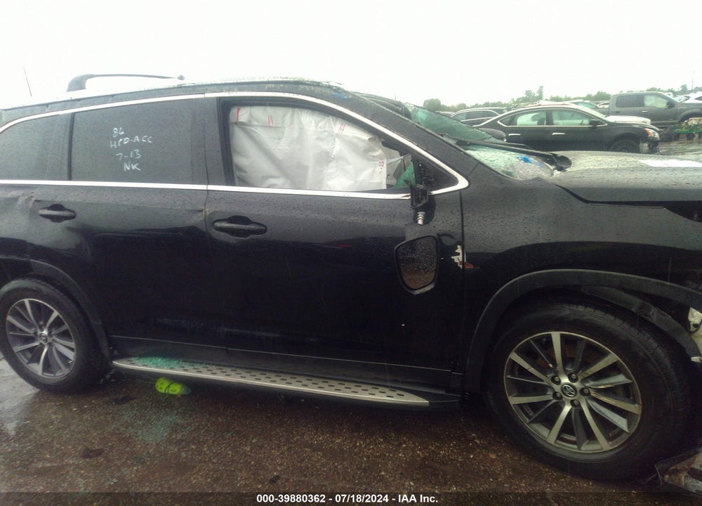 2019 TOYOTA HIGHLANDER XLE VIN: 5TDKZRFH2KS322168