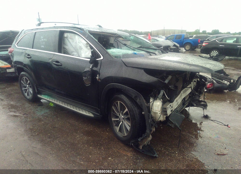 2019 TOYOTA HIGHLANDER XLE VIN: 5TDKZRFH2KS322168