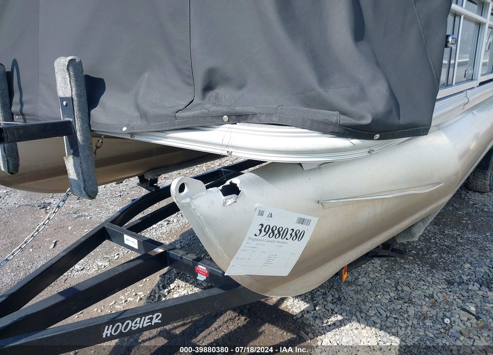 2015 SYLVAN MIRAGE 820 VIN: SYL48890J415