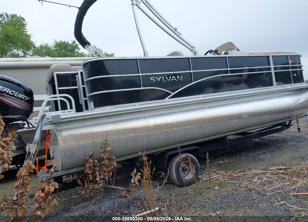 2015 SYLVAN MIRAGE 820 VIN: SYL48890J415