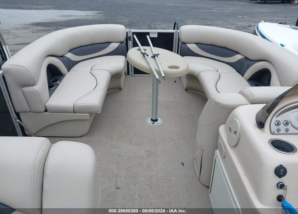 2015 SYLVAN MIRAGE 820 VIN: SYL48890J415