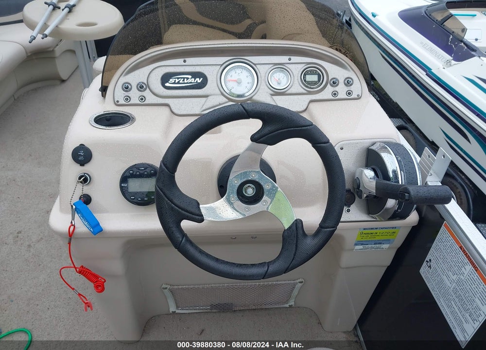 2015 SYLVAN MIRAGE 820 VIN: SYL48890J415