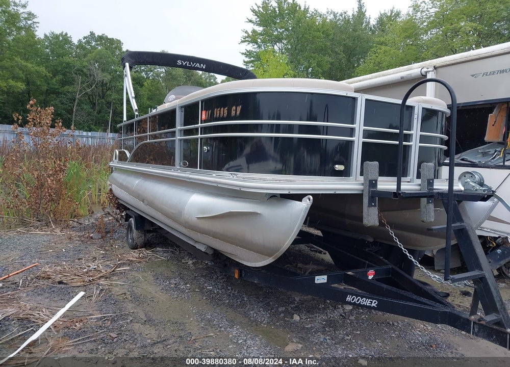 2015 SYLVAN MIRAGE 820 VIN: SYL48890J415