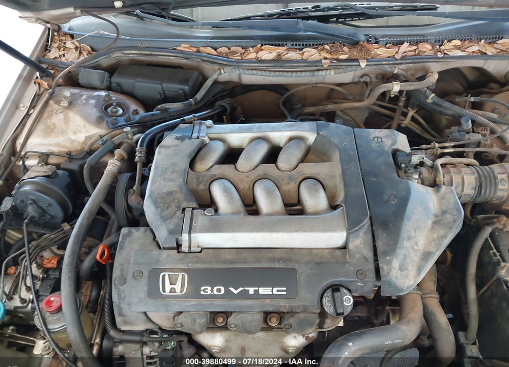 2000 HONDA ACCORD 3.0 LX VIN: 1HGCG1640YA097555