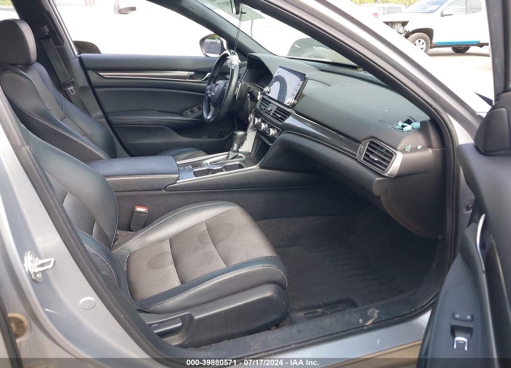 2018 HONDA ACCORD SPORT VIN: 1HGCV1F32JA028448
