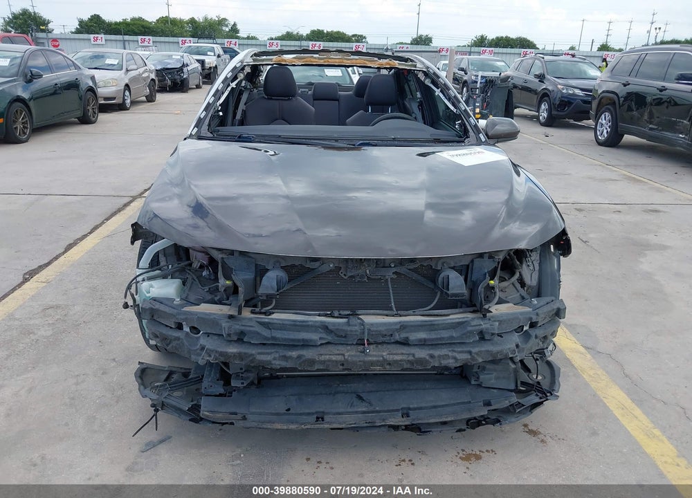 2018 TOYOTA CAMRY LE VIN: 4T1B11HK3JU044372