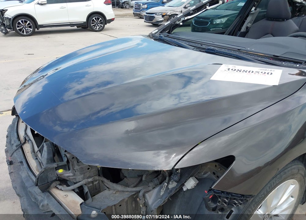 2018 TOYOTA CAMRY LE VIN: 4T1B11HK3JU044372