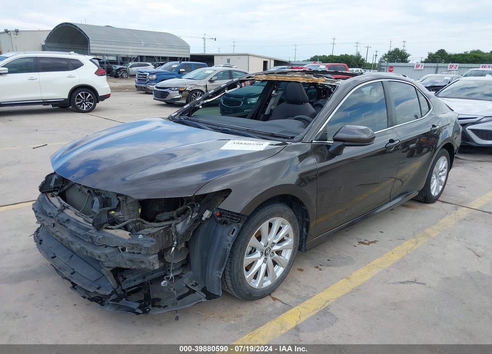 2018 TOYOTA CAMRY LE VIN: 4T1B11HK3JU044372