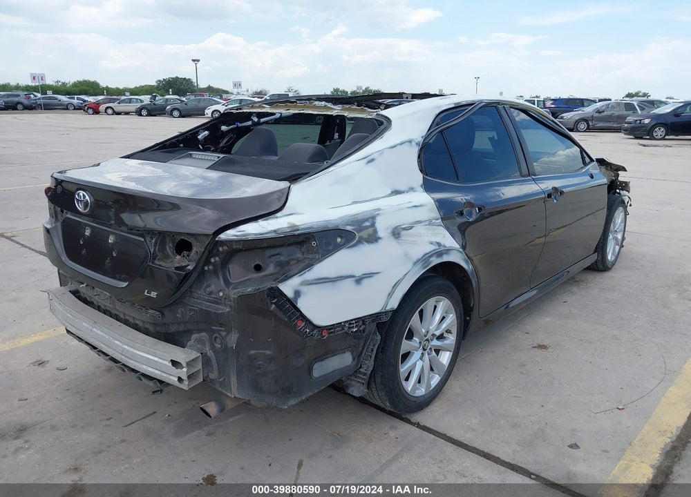 2018 TOYOTA CAMRY LE VIN: 4T1B11HK3JU044372