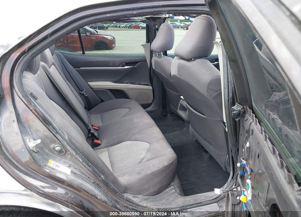 2018 TOYOTA CAMRY LE VIN: 4T1B11HK3JU044372