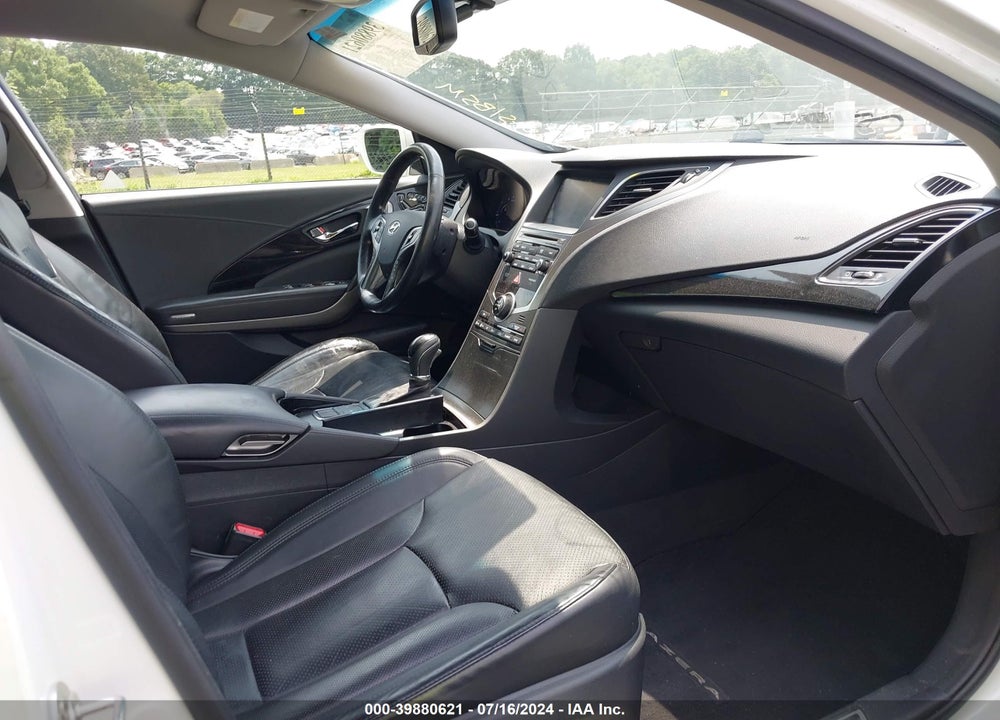 2017 HYUNDAI AZERA VIN: KMHFG4JG4HA585756