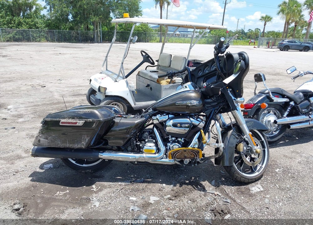 2021 HARLEY-DAVIDSON FLHX VIN: 1HD1KBC14MB672084