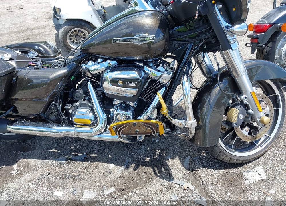 2021 HARLEY-DAVIDSON FLHX VIN: 1HD1KBC14MB672084