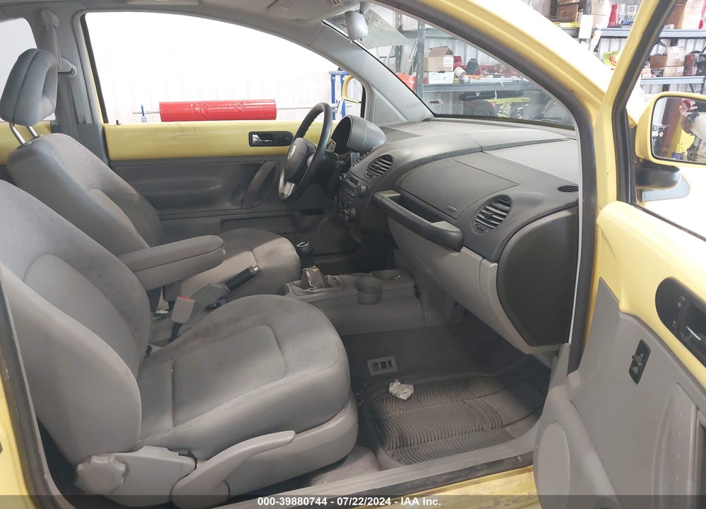 2000 VOLKSWAGEN NEW BEETLE GLS VIN: 3VWCC21C6YM483976