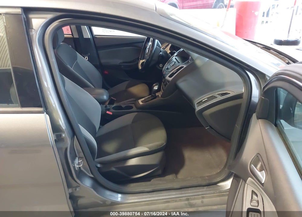 2014 FORD FOCUS SE VIN: 1FADP3K25EL324585