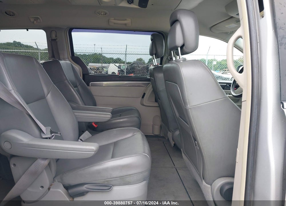 2010 VOLKSWAGEN ROUTAN SE VIN: 2V4RW3D14AR295904