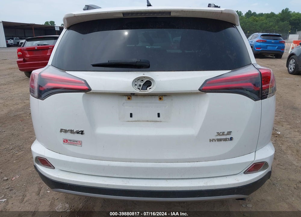 2018 TOYOTA RAV4 HYBRID XLE VIN: JTMRJREV8JD204083