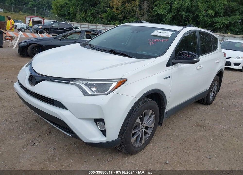 2018 TOYOTA RAV4 HYBRID XLE VIN: JTMRJREV8JD204083