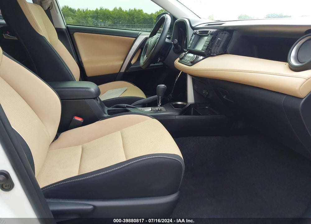 2018 TOYOTA RAV4 HYBRID XLE VIN: JTMRJREV8JD204083