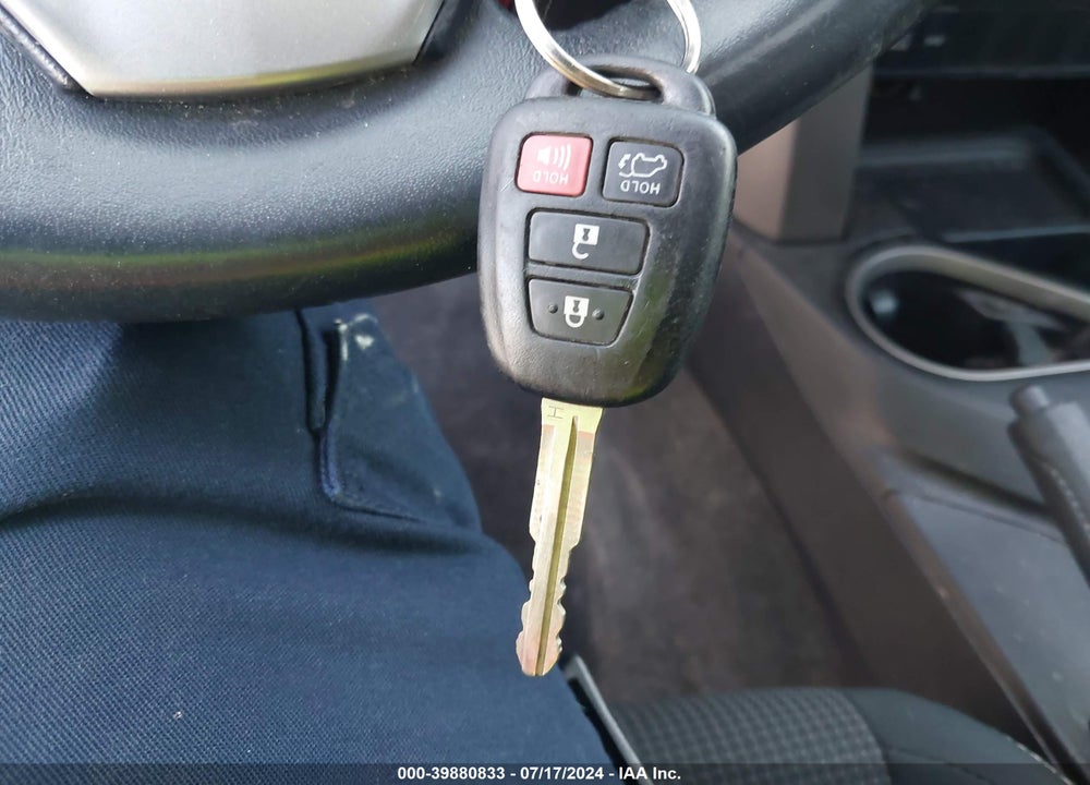 2016 TOYOTA RAV4 XLE VIN: 2T3RFREVXGW500316