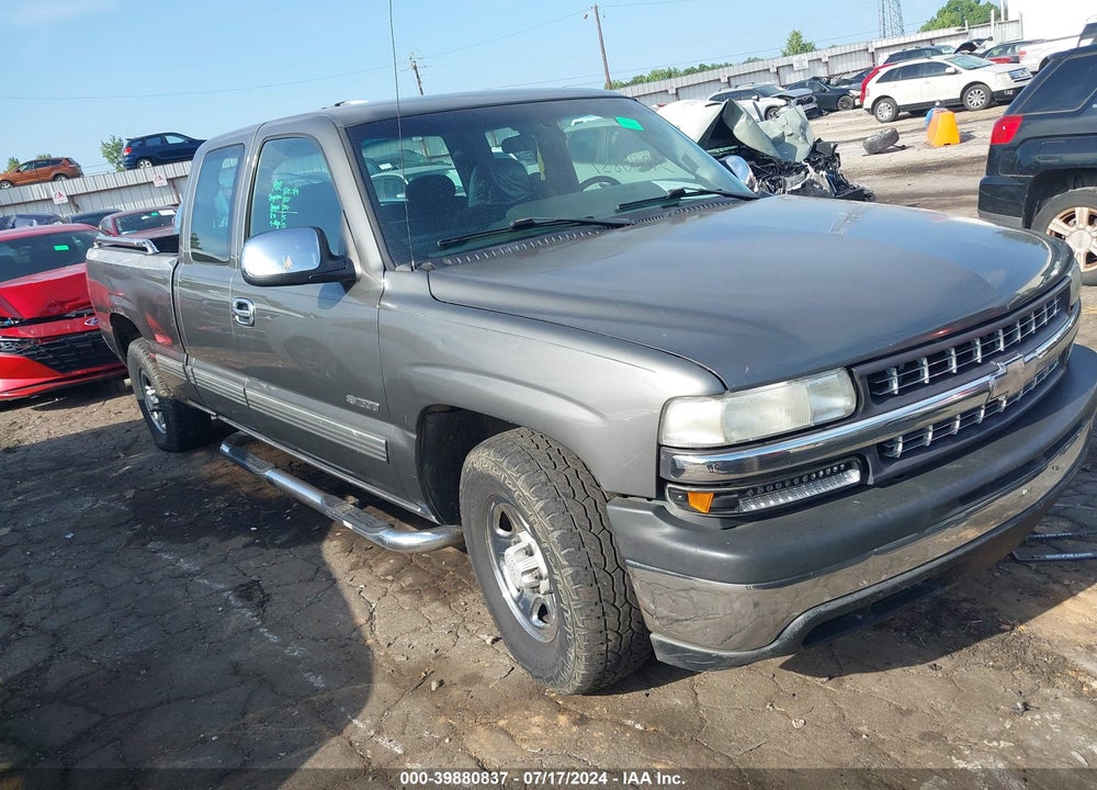 2002 CHEVROLET SILVERADO 1500 LS VIN: 2GCEC19W221155036