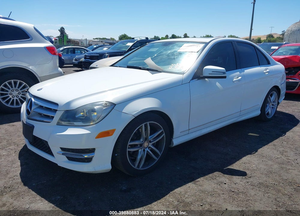 2013 MERCEDES-BENZ C 250 LUXURY/SPORT VIN: WDDGF4HB4DR298831