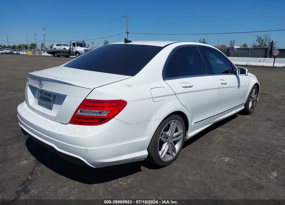 2013 MERCEDES-BENZ C 250 LUXURY/SPORT VIN: WDDGF4HB4DR298831