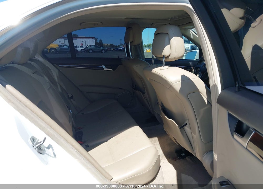 2013 MERCEDES-BENZ C 250 LUXURY/SPORT VIN: WDDGF4HB4DR298831