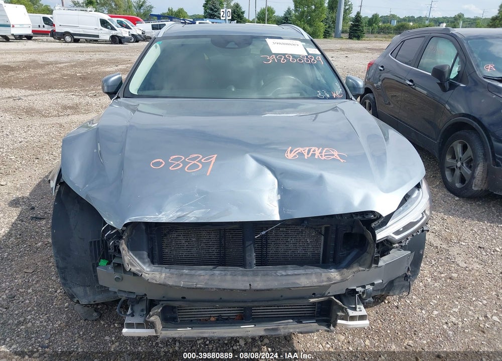 2018 VOLVO XC60 T6 INSCRIPTION VIN: LYVA22RL0JB117590
