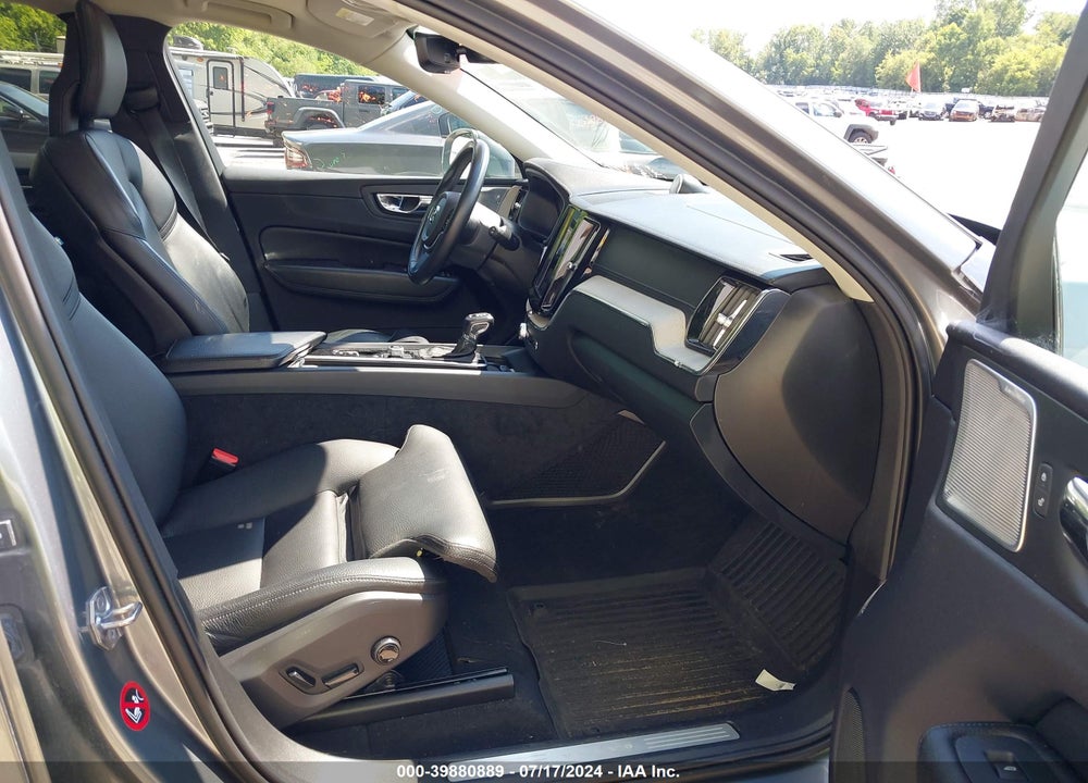 2018 VOLVO XC60 T6 INSCRIPTION VIN: LYVA22RL0JB117590