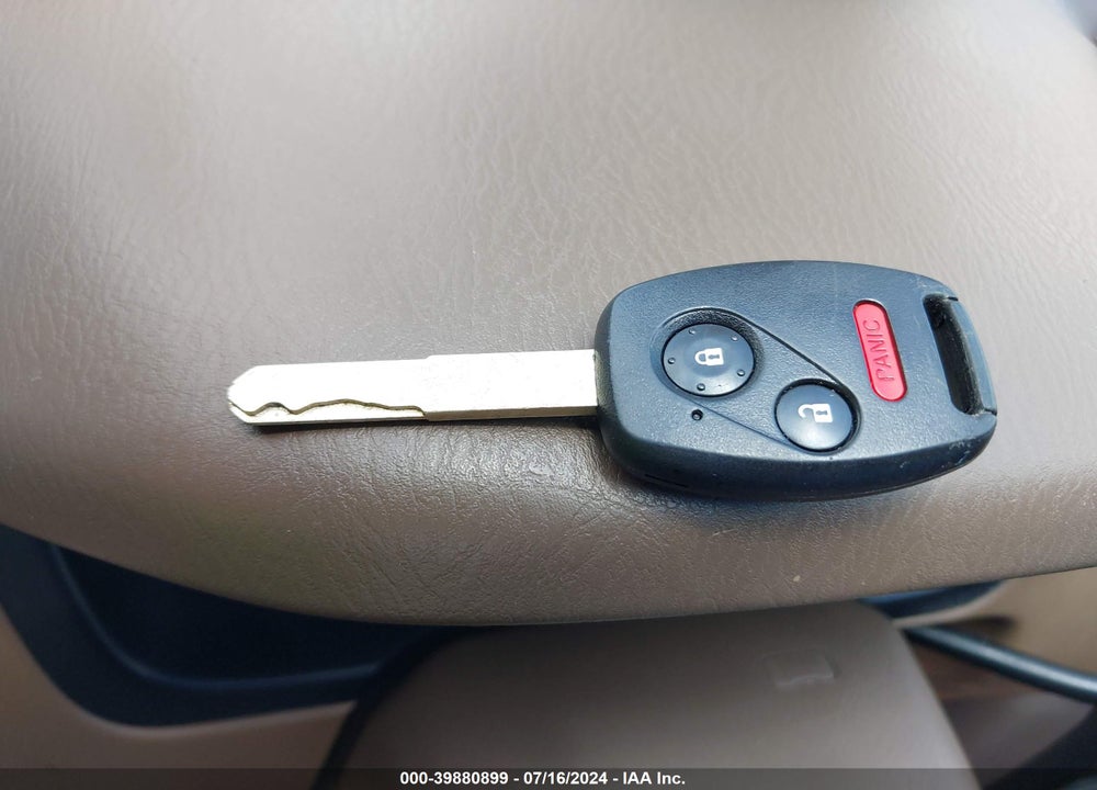 2007 HONDA PILOT LX VIN: 5FNYF28137B013962