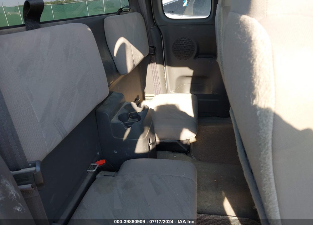 2004 CHEVROLET COLORADO LS VIN: 1GCDT196848125227