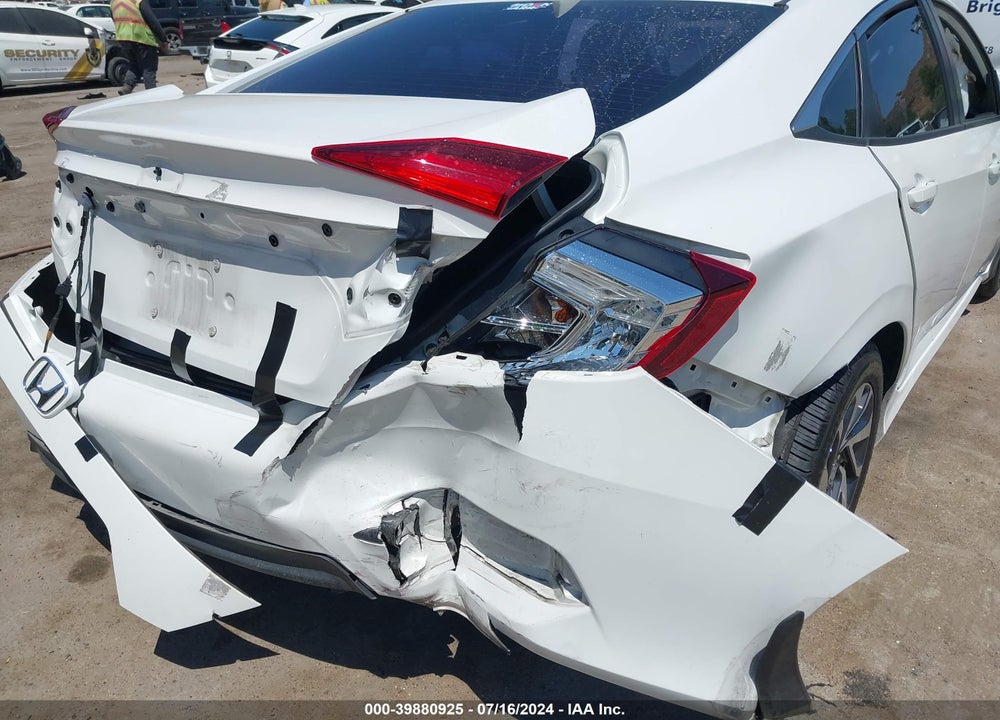 2018 HONDA CIVIC EX VIN: 2HGFC2F76JH517111